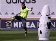 开云体育直播-巴列卡诺球员康复训练，望能在下一场比赛中回归的简单介绍