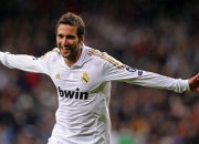 开云足球直播-奥运周期关键战，奥斯梅恩接管比赛，加拿大火力压制切尔西式防线的战术启示