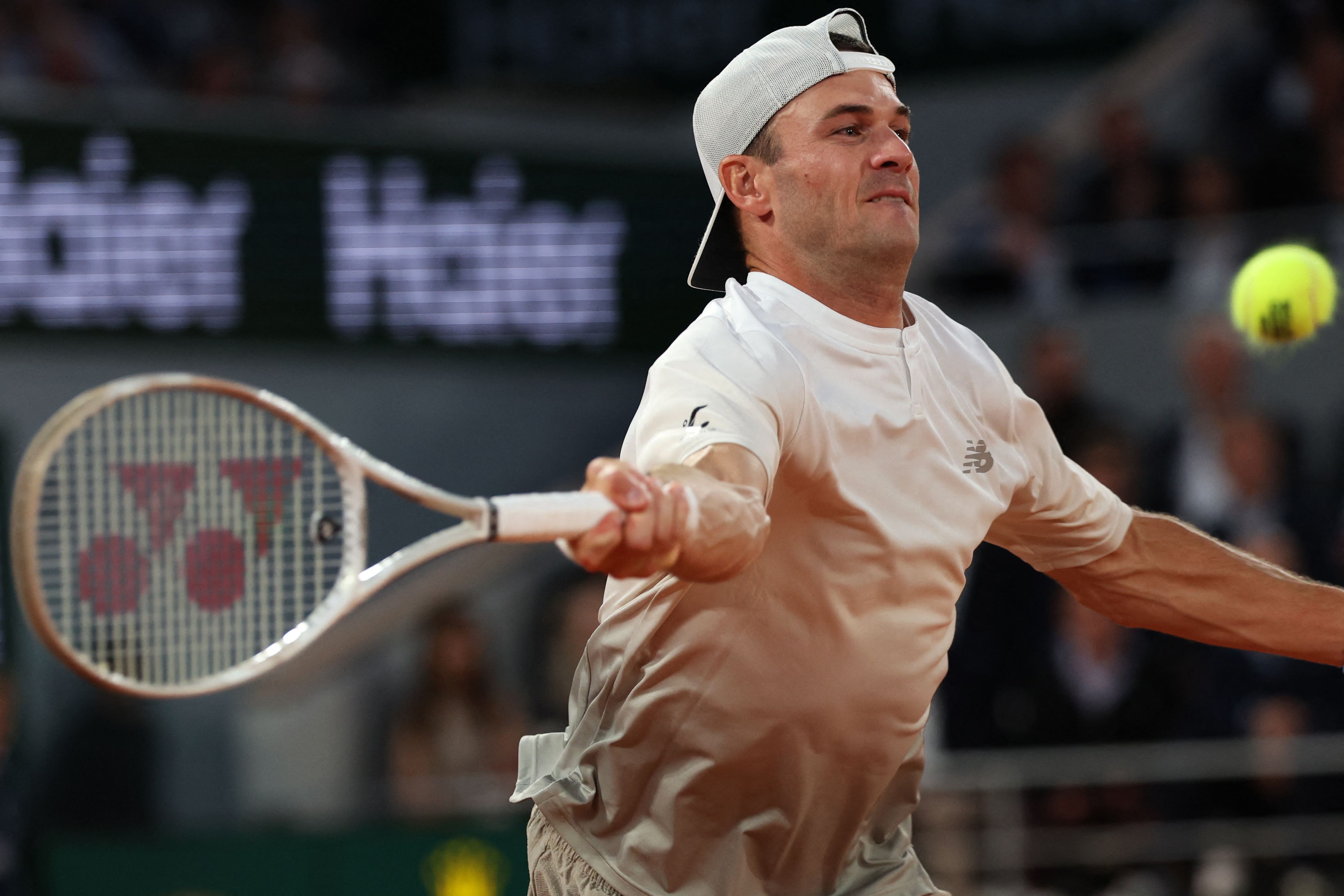 英国网球队强势法国网球队，阿尔卡拉斯送出助攻