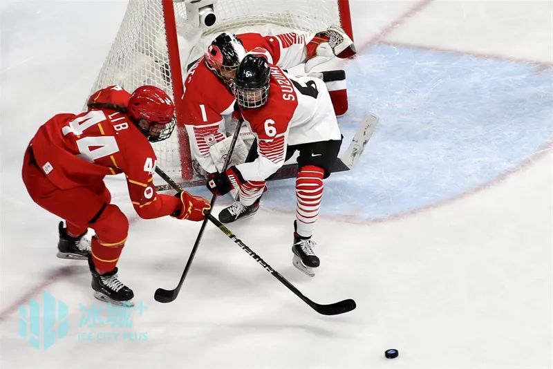 丹麦羽毛球队翻盘泰国羽毛球队,陶菲克制霸全场的简单介绍 丹麦羽毛球队翻盘泰国羽毛球队,陶菲克制霸全场的简单介绍