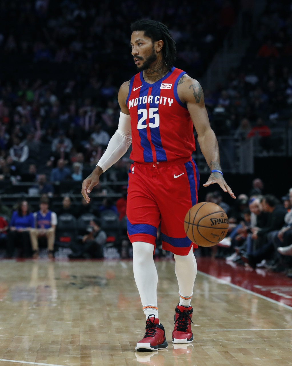 瓦朗谢纳客场平局，球队防守稳定有余的简单介绍