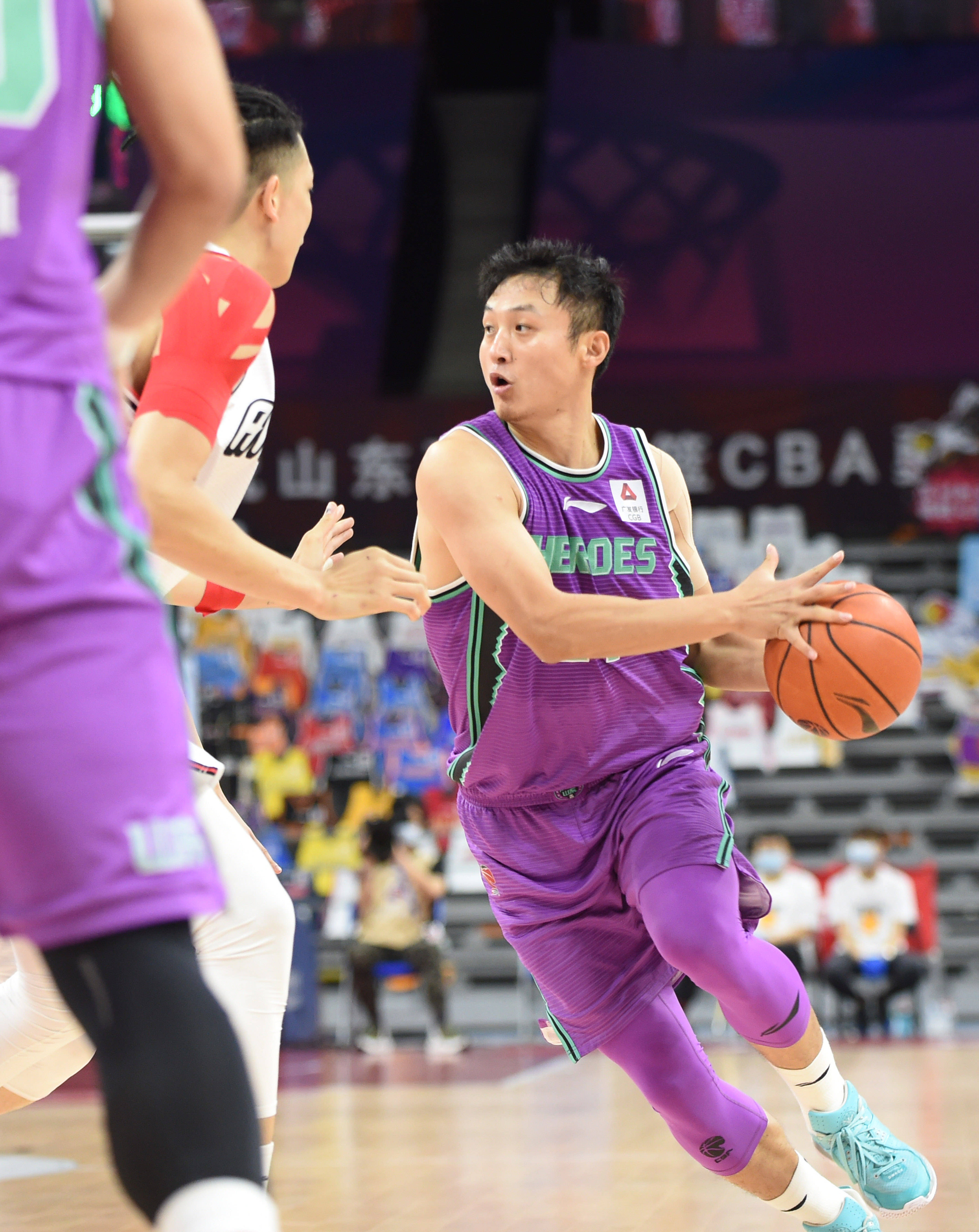 CBA比赛中一位球员实现了历史突破的简单介绍