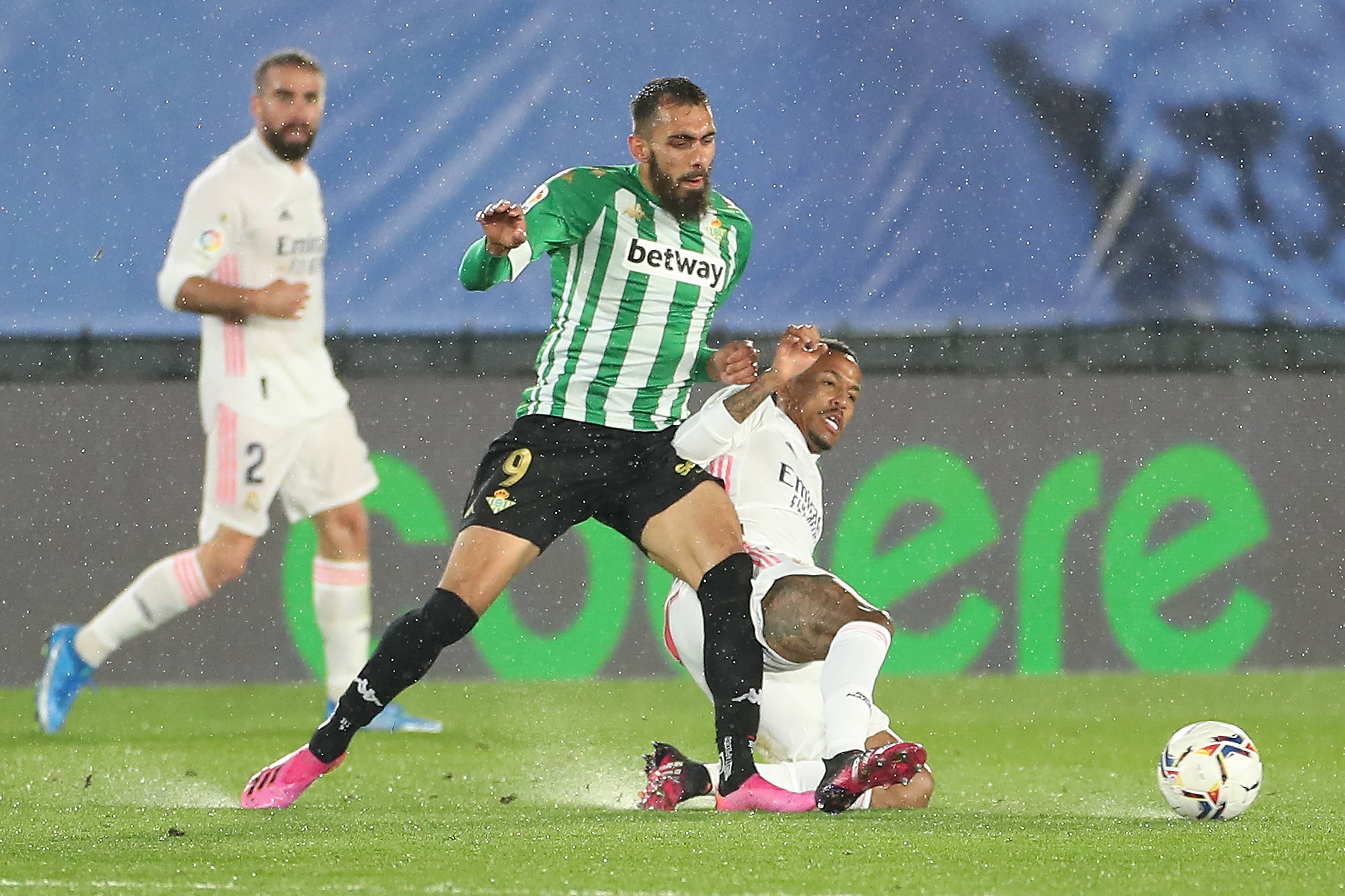 比利亚雷亚尔五连胜:夺得劲头满满的简单介绍 比利亚雷亚尔五连胜:夺得劲头满满的简单介绍