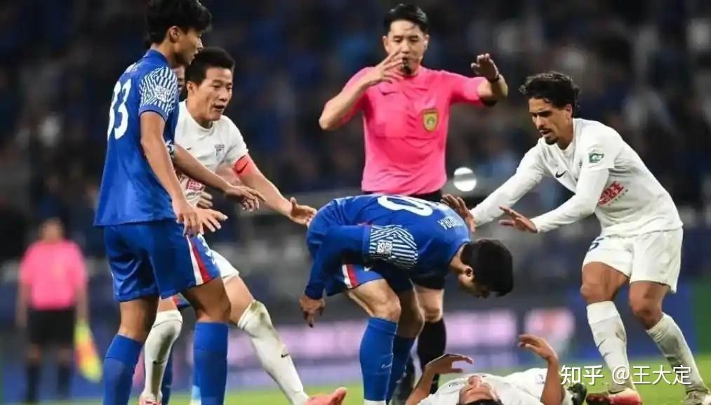 关于中超比赛引发球队纷争,俱乐部间关系恶化的信息 关于中超比赛引发球队纷争,俱乐部间关系恶化的信息