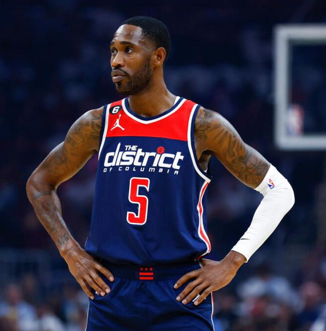 关于后卫在预选赛中展现防守实力的信息 关于后卫在预选赛中展现防守实力的信息