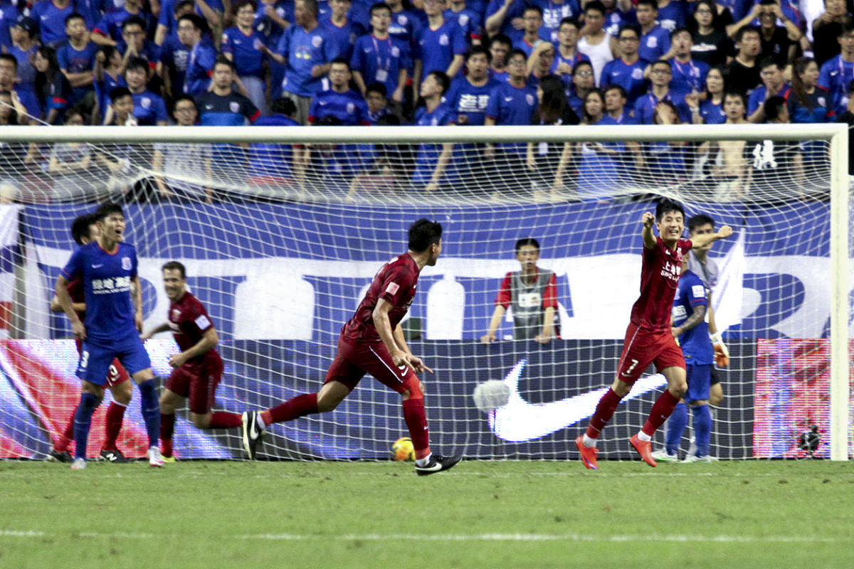 精彩的足球比赛中,球队实力抢眼,引发热议的简单介绍 精彩的足球比赛中,球队实力抢眼,引发热议的简单介绍