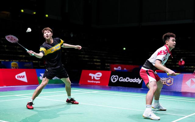 关于中国队碾压印度队，黄鸭组合统治全场的信息