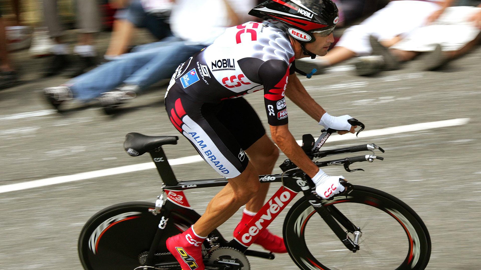 羽坛巅峰对决，桃田贤斗惊艳四座，日本队鏖战中国队